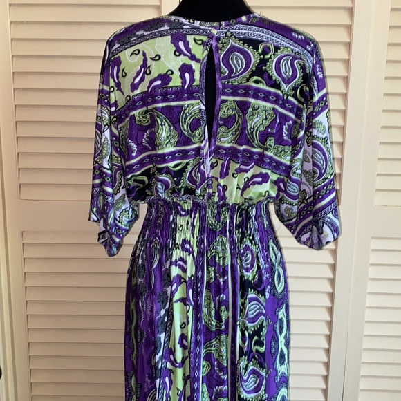 Purple paisley crossover top maxi dress with back opening - Size 1X - Picture 7 of 11